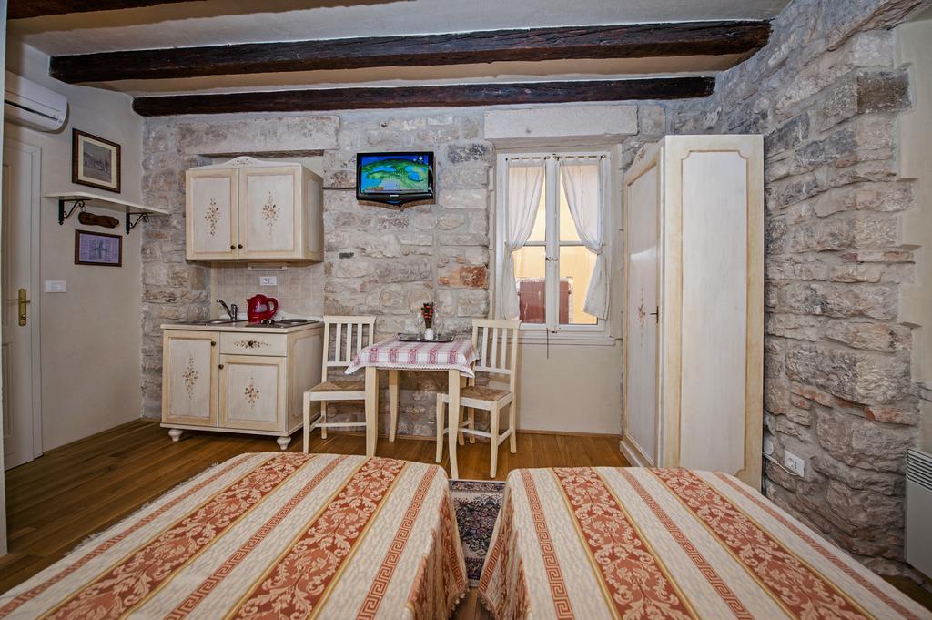 Residence Marco Polo Centro Storico Rovinj Exteriör bild