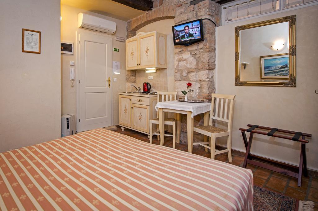 Residence Marco Polo Centro Storico Rovinj Exteriör bild