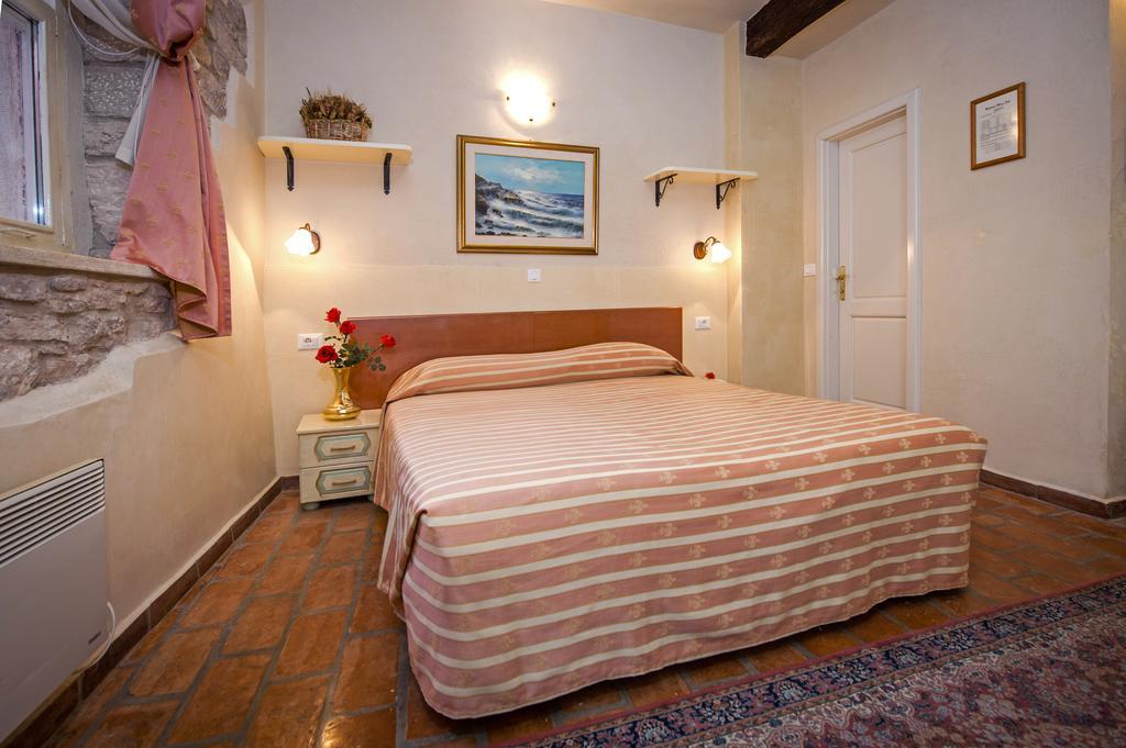 Residence Marco Polo Centro Storico Rovinj Exteriör bild