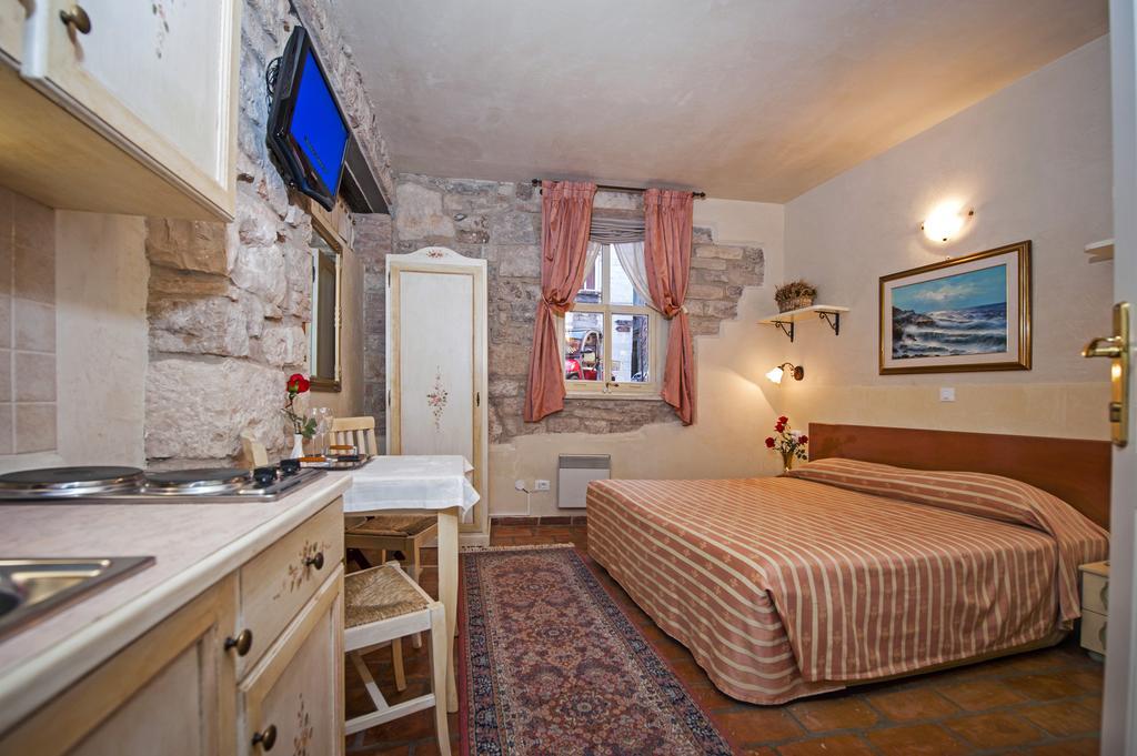 Residence Marco Polo Centro Storico Rovinj Exteriör bild